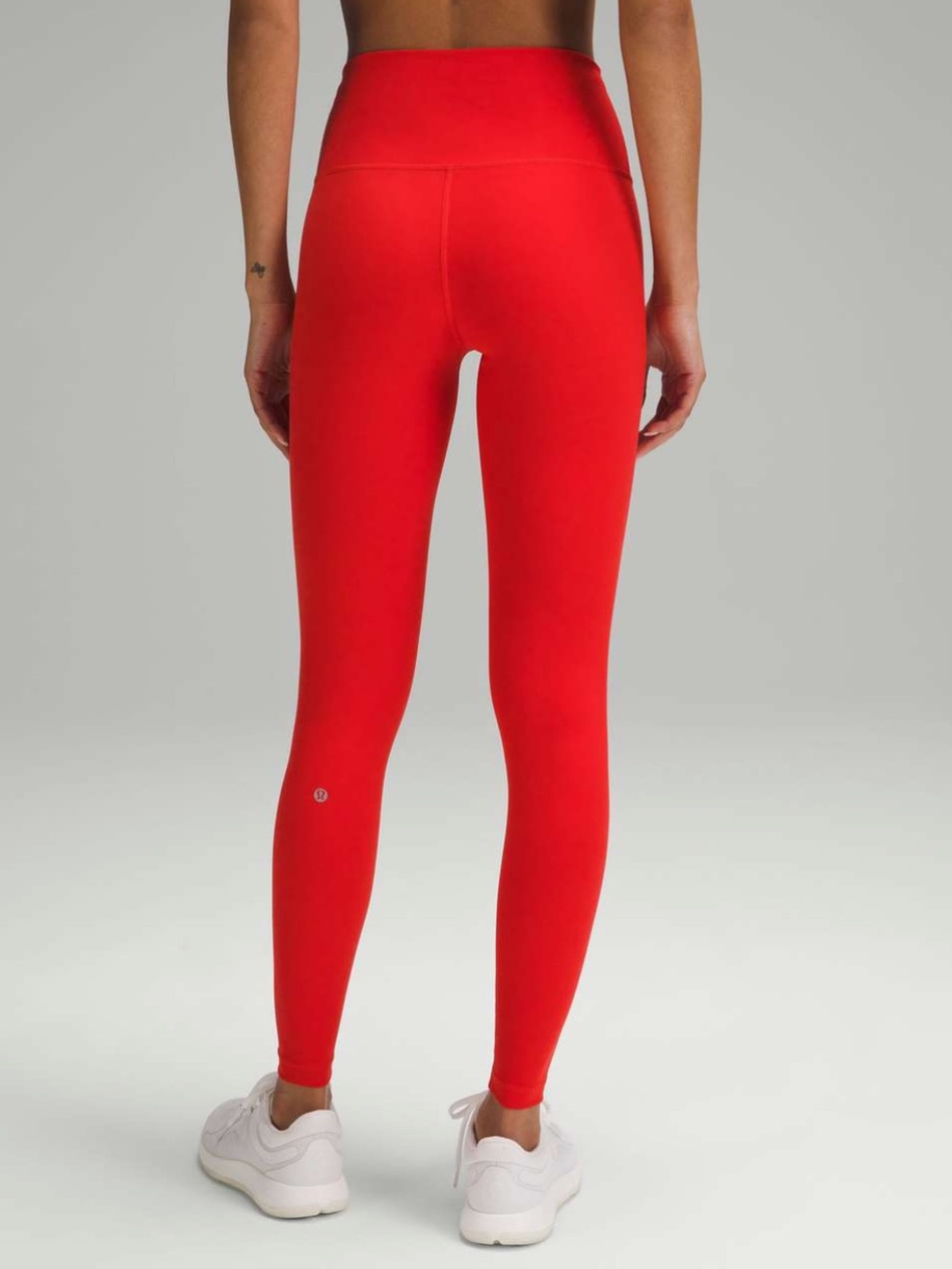 Lululemon Wunder Train High-Rise Tight 28" in
Hot Heat Red Size 4